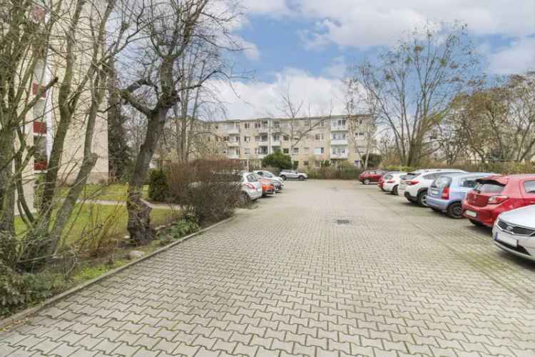 2-Zi-ETW vermietet Berlin Hochparterre Balkon Keller Stellplatz Kapitalanlage