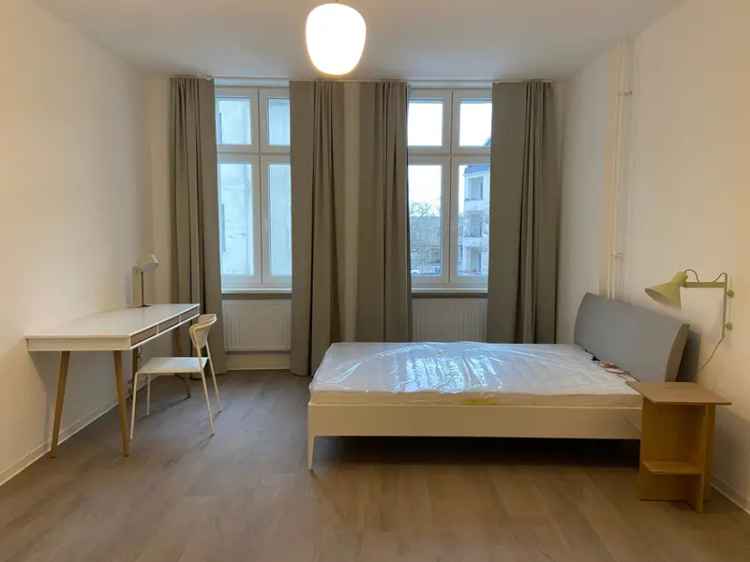 WG-Zimmer in Neukölln zu vermieten! Zentral gelegen, mit Balkon und moderner Einrichtung. Perfekt für Berufstätige oder Studenten.