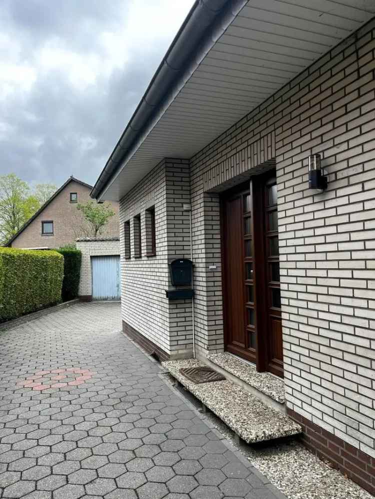 Erstbezug nach Sanierung – Wohnen in beliebter Lage von Annenheide