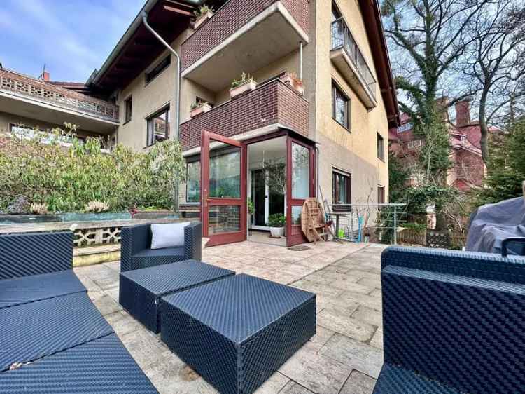 Eigentumswohnung und möbeliertes Loft in Grunewald | 2 Wohneinheiten mit Schwimmbad und Garage in edler Lage Berlins
