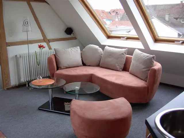 Modern möbliertes 2-Zimmer-DG-Studio (Miete anpassbar an Mietdauer u. Nutzungsweise)