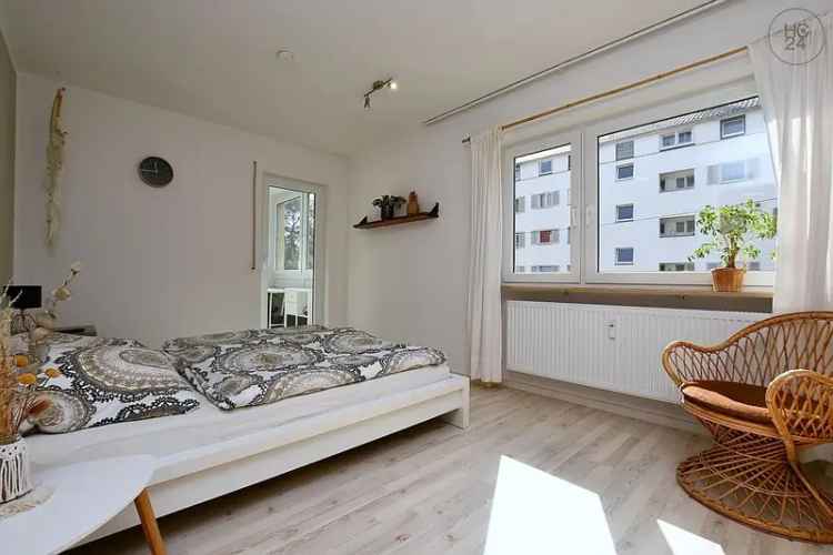 Modern möblierte Wohnung mit Balkon und Wintergarten in Stuttgart Münster