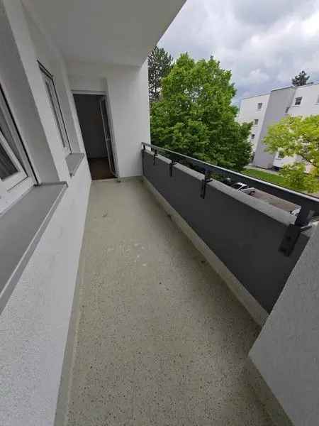 Renovierte 4-Zimmer-Wohnung sucht nette Familie!