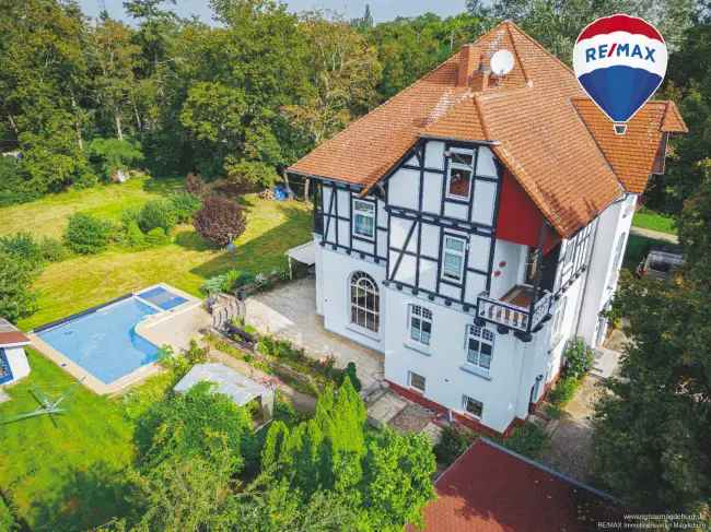 Fachwerkvilla mit Pool und Bauoption Gro






tes Grundstück Familienhaus