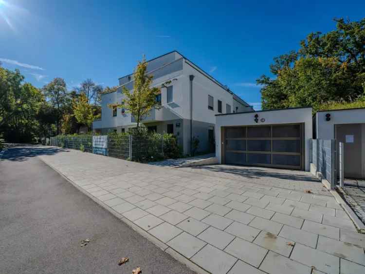 Exklusive 3-Zimmer Dachterrassenwohnung in München-Solln mit großzügiger Dachterrasse