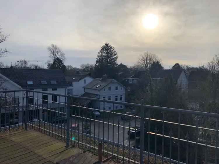 Mieten schöne Dachgeschoss-Wohnung mit Süd-Terrasse in bequemer Lage