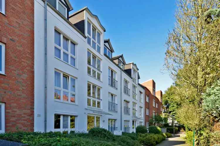 Moderne Hochparterre Wohnung Bremen mit Balkon