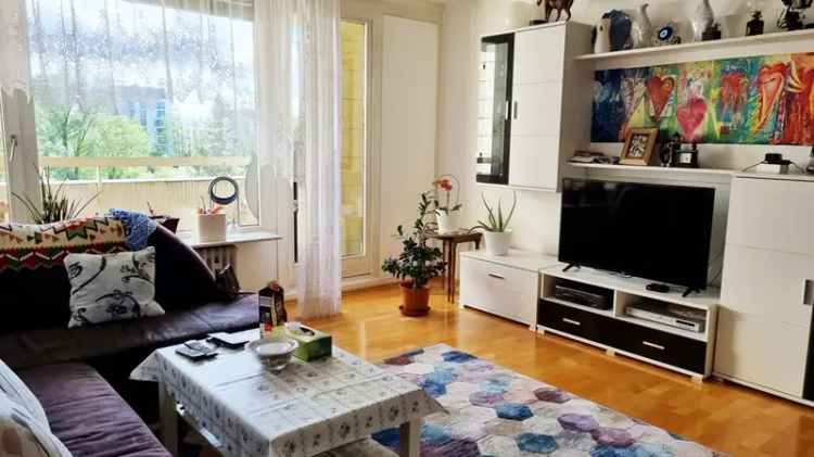 Sichere Kapitalanlage . Gepflegte und gut vermietete 2-Zi. Wohnung mit hohen Rücklagen!