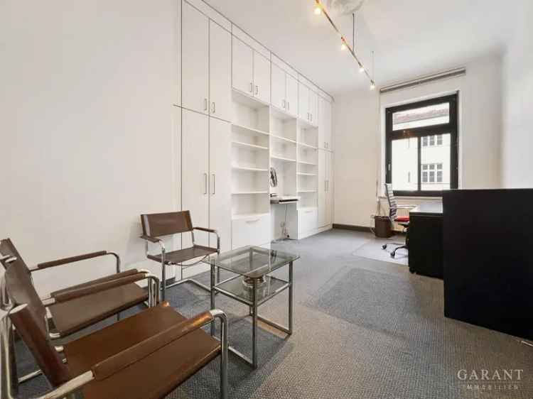 4 Zimmer-Altbau-Wohnung in Schwabing nahe U-Bahn Dietlindenstraße
