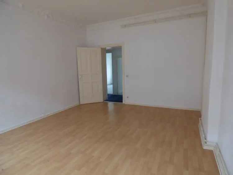 Großzügig geschnittene Altbauwohnung, nahe WISTA ***ein Zimmer ruhig zum Hof***Wannenbad***Balkon***