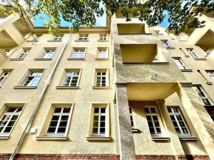 Schicke 3-Zimmerwohnung mit Balkon! Denkmal Afa für Ihren Steuervorteil – wir beraten Sie dazu gern!