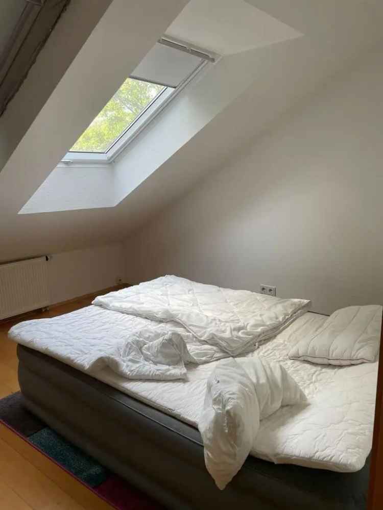 Dachgeschosswohnung im schönen Friesdorf