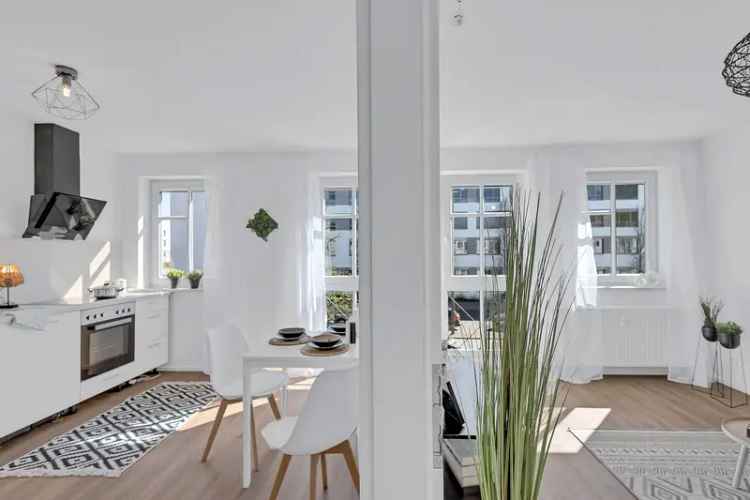Sofort einziehen! Helle, moderne und lichtdurchflutete 2,5 Zimmer Wohnung bei Stadtamhof!
