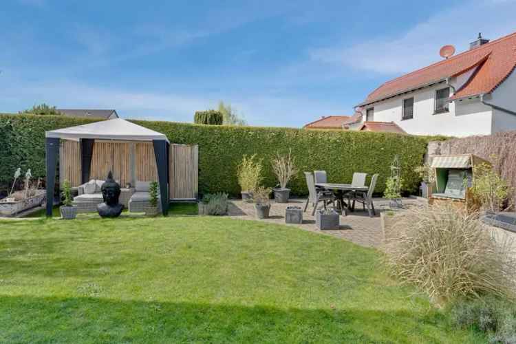 Durchdacht & großzügig: 7 Zimmer – Pool und effizientem Energiekonzept!