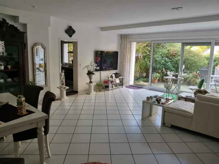 2-Zimmer Wohnung EG Terrasse Stellplatz Einbauk"}u00fcche