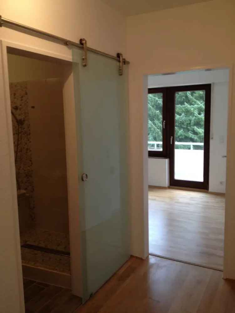 Modernisierte 3-Zimmer-Wohnung mit Einbauküche und zwei Balkonen – ab 01.04.2025 bezugsfrei!