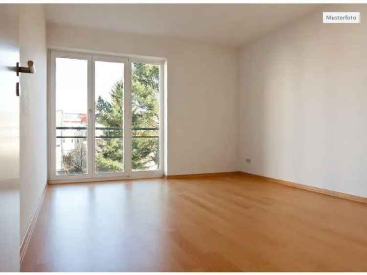 Etagenwohnung in 41460 Neuss, Kaiser-Friedrich-Str.