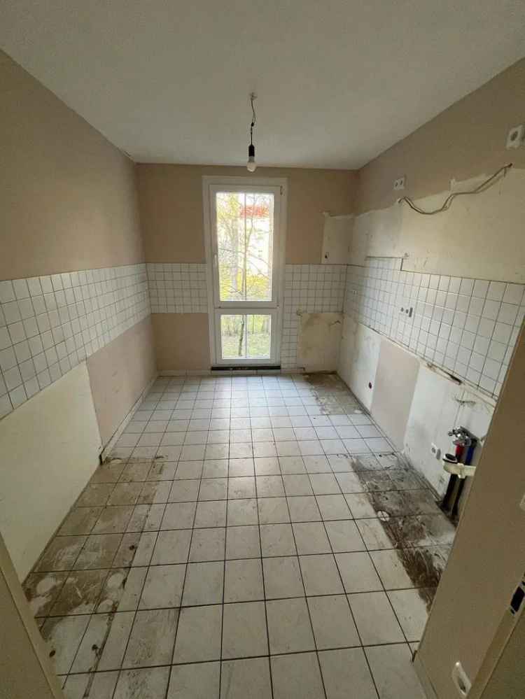 Großzügige 3 Zimmer Wohnung mit Balkon in der Niederstr.!