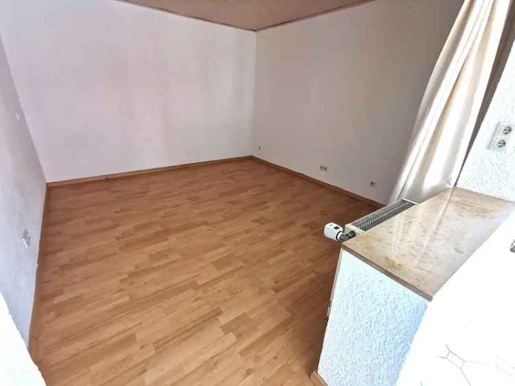 Schöne 2,5 Zimmer Wohnung mit Einbauküche in Mannheim