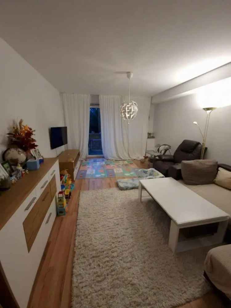 Schöne 3 Zimmer Wohnung mit Balkon und viel Licht + Küche