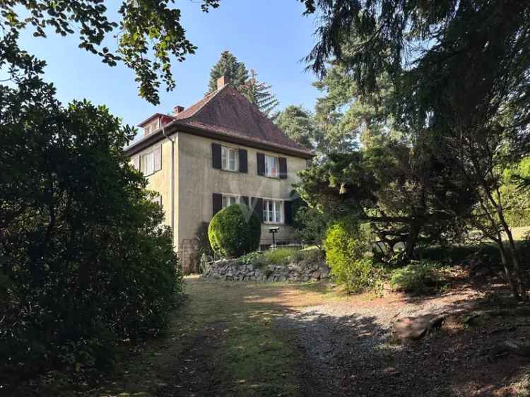 Historische Einfamilien-Villa mit parkähnlichem Grundstück in Hellerau