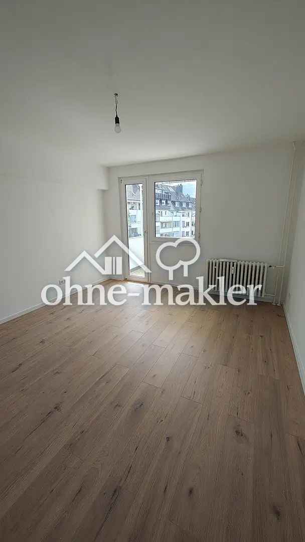 Kernsaniert – sonnige 3 Raum mit Balkon – Erstbezug