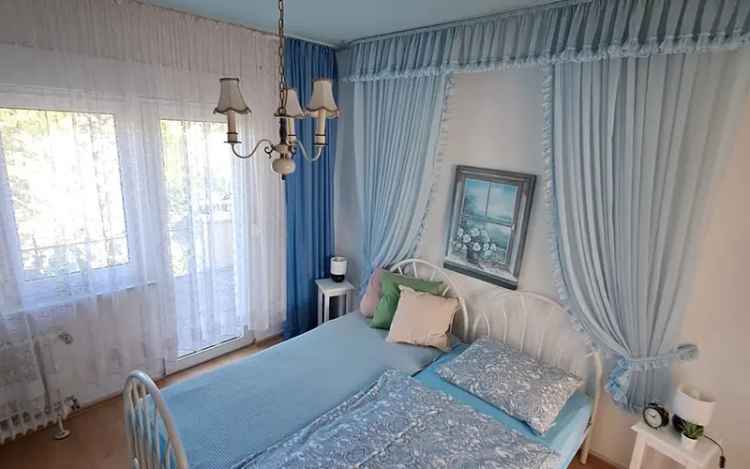 kleine 2-Zimmerwohnung mit Internet, TV, Dusche/Wc, Doppelbett, Küche und Balkon
