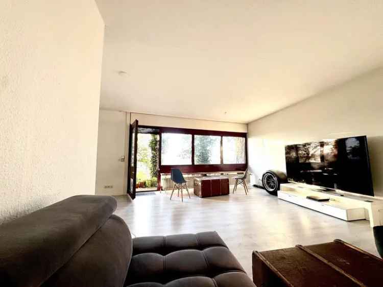 Panoramablick aus Architektenmeisterwerk im Stil der Midcentury Moderne in Bestlage