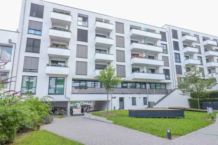 Moderne + Geräumige 2-Zi.-Wohnung mit Balkon, EBK und Badewanne!