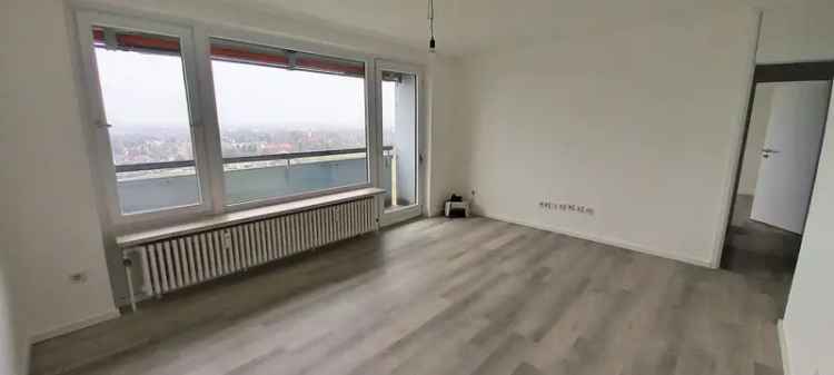 3 Zimmer Wohnung mit traumhaften Ausblick, 2 Balkone, neue EBK, renoviert