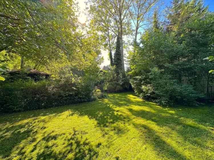 Idyllische Lage in München mit Außergewöhnlichem Haus