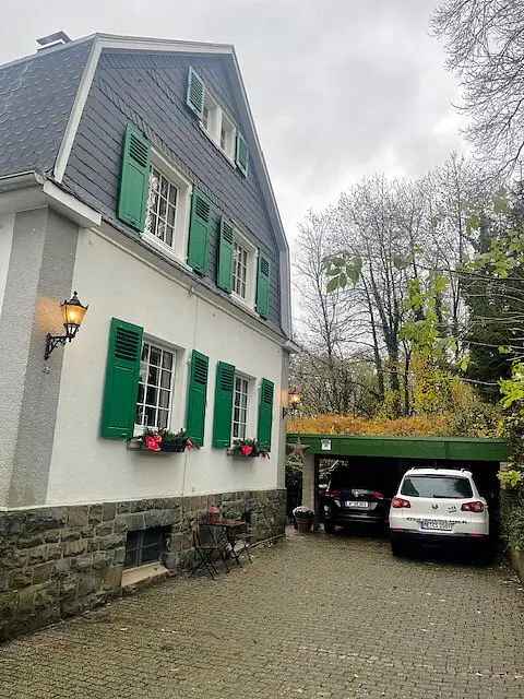 Bergische Villa in Wuppertal Cronenberg 209m² 7 Zimmer 2-3 Familienhaus