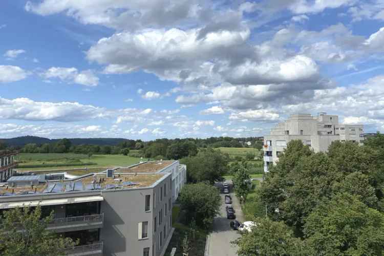 Sofort freie, modernisierte 3-Zimmer-Eigentumswohnung mit Südloggia und Ausblick!