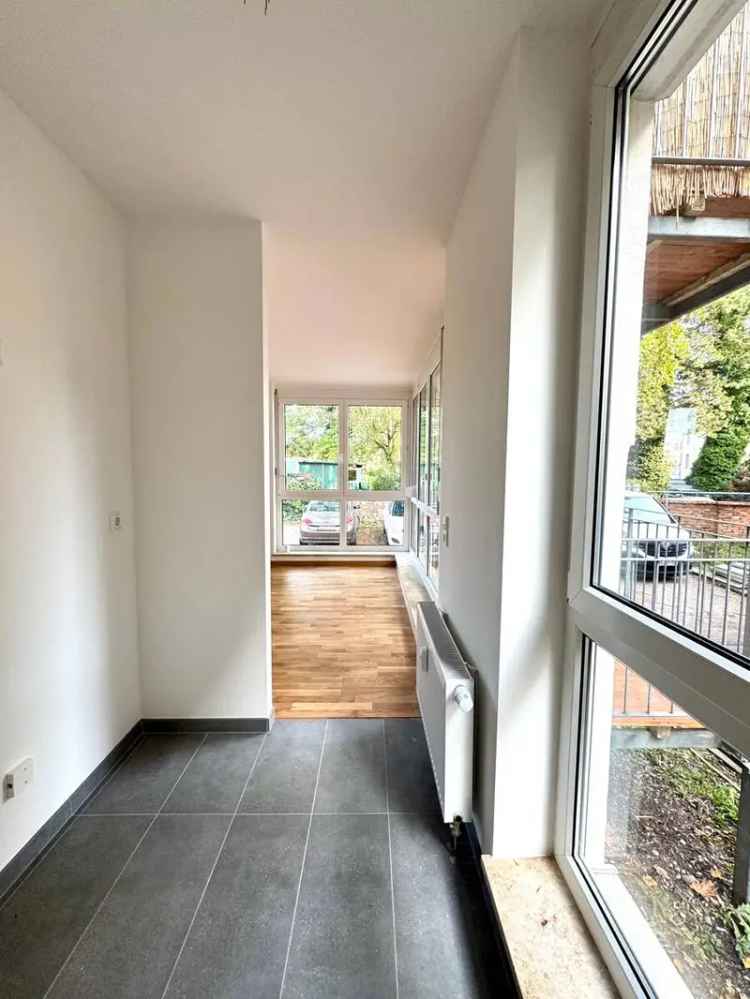 Erstbezug nach Sanierung! Helle 2-Raum-Wohnung mit Balkon!