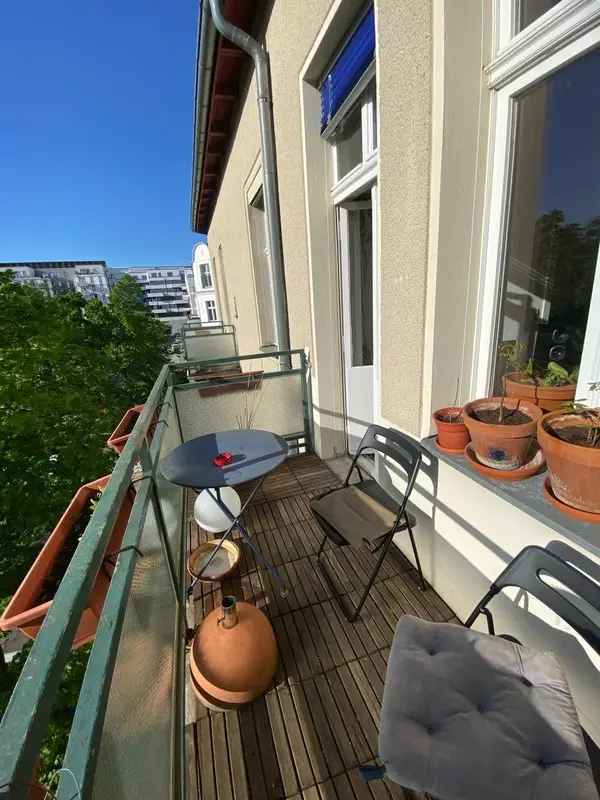 Tausch sonnige Altbauwohnung in Berlin Friedrichhain mit Balkon und Blick