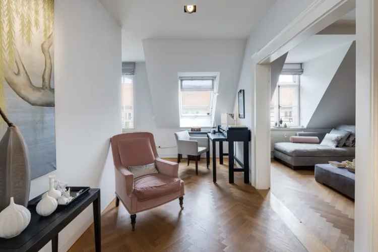 Stadtpalais Lehel: Exquisite 6-Zimmer-Wohnung mit Dachterrasse und Panoramablick