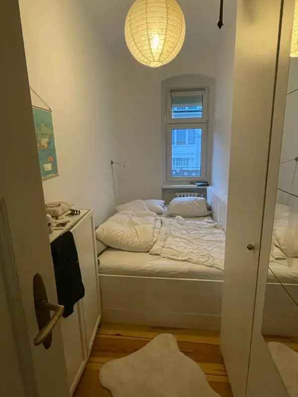 Mieten Altbauwohnung in Wilmersdorf Berlin mit Balkon und Dielenboden