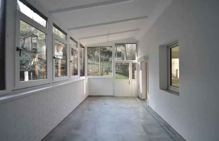 Moderne 3 Zimmer mit beheiztem Wintergarten / Gartenanteil und Balkon