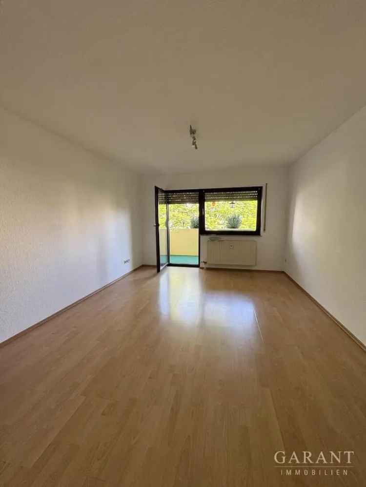 Hübsche 2 Zimmer-Wohnung mit Balkon und zwei Tiefgaragenplätzen
