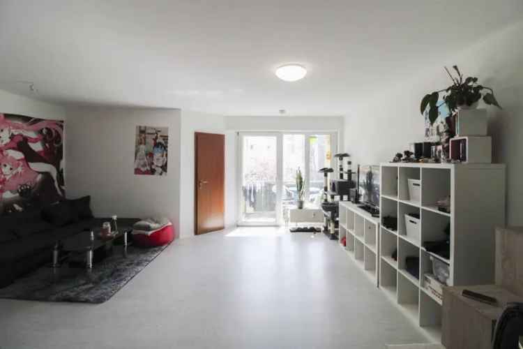 Wohnen im Grünen: 2 Zimmer mit Balkon und TG-Stellplatz