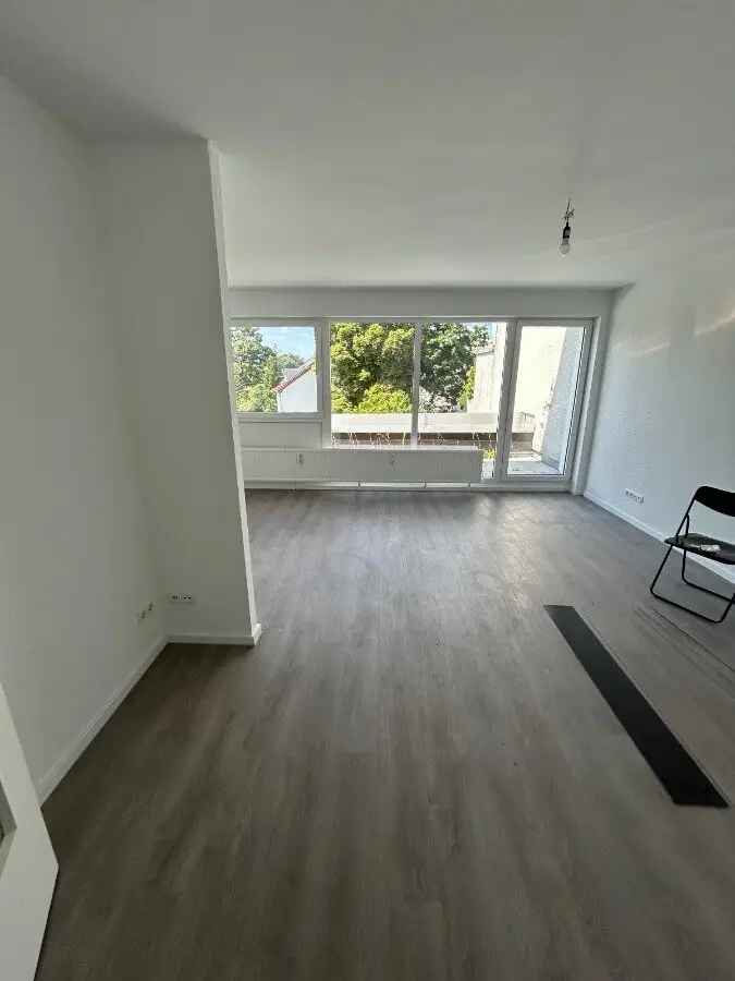 Kapitalanlage! Etagenwohnung mit großer Terrasse zu verkaufen ***Erstbezug nach Sanierung***