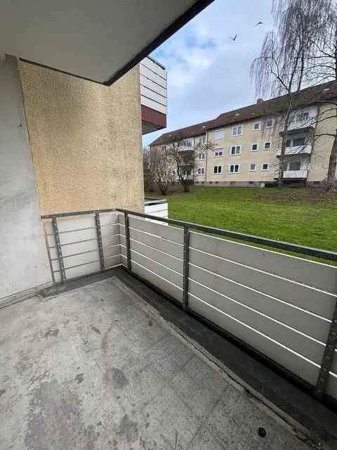 ** Modernisierte 2,5 Zi. Single ETW mit Balkon! Sofort frei!