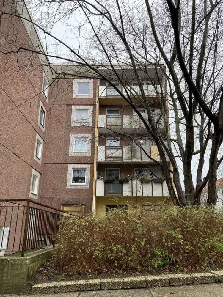 Mieten 4-Raum Wohnung in Gera mit Wanne und Balkon