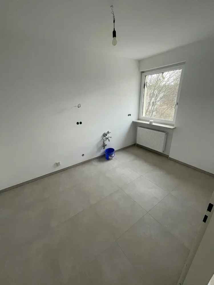 Erstbezug einer lichtdurchflutete Wohnung mit Terrasse
