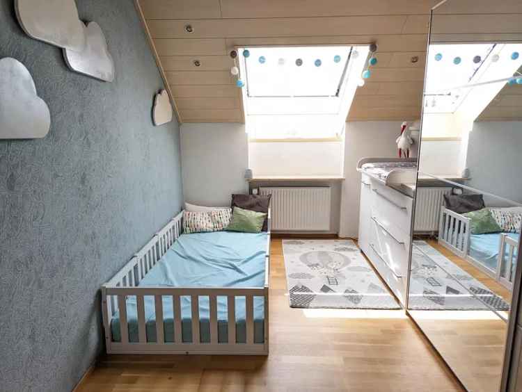 3-Zimmer-Dachgeschosswohung mit Balkon in Veitsbronn zu verkaufen