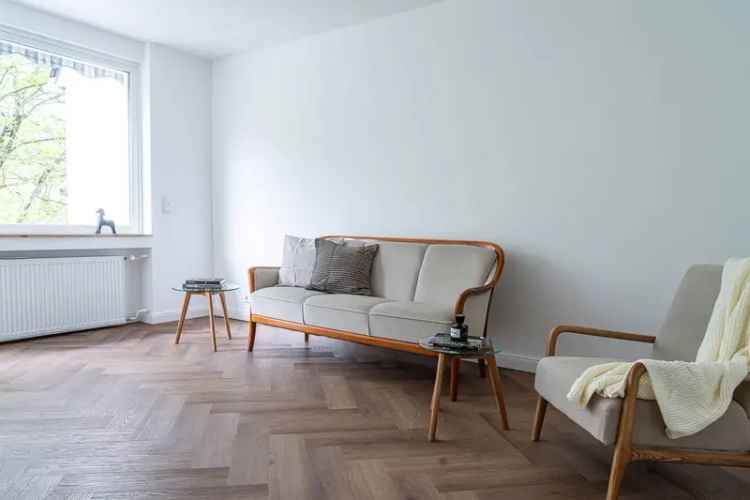 Top-sanierte 2-Zimmerwohnung mit Balkon & zusätzlichem Dachbodenraum – Einziehen und Wohlfühlen!