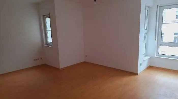 Eigennutz oder Kapitalanlage –  2 Raumwohnung mit Fußbodenheizung, Aussenrollos – aktuell nicht vermietet
