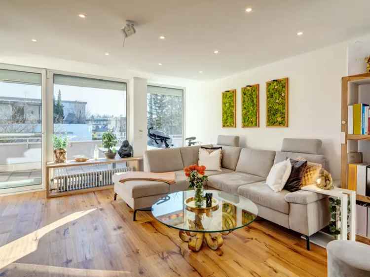 Moosach – Modernes Dachgeschossflair mit sonniger Traumterrasse & schönem Weitblick