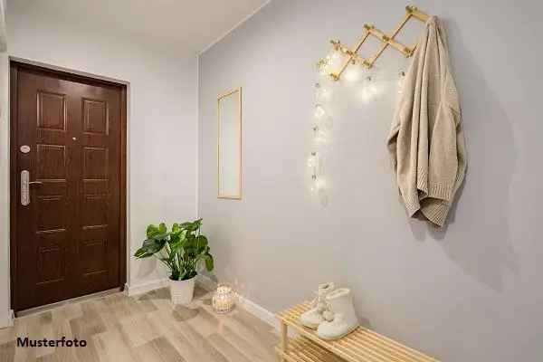 4-Zimmer-Wohnung  - in gutem baulichen Zustand