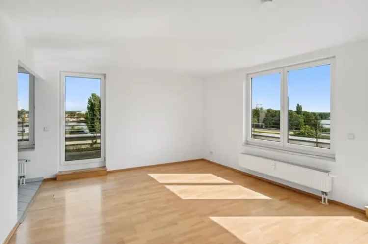 IHR INVESTMENT – vermietetes Penthouse mit Wasserblick.